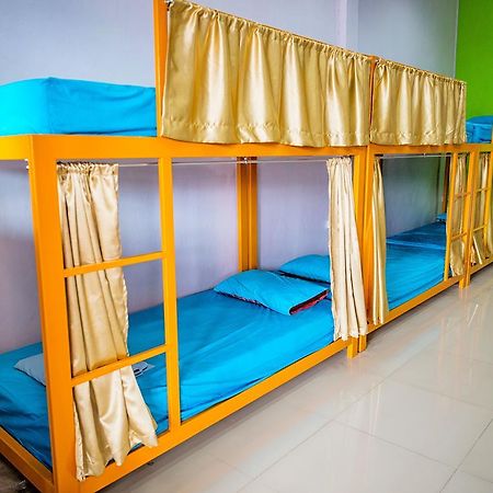 Railway Hostel (Adults Only) Chumphon Exterior foto
